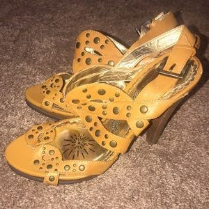 Naughty Monkey orange heels in size 7.5